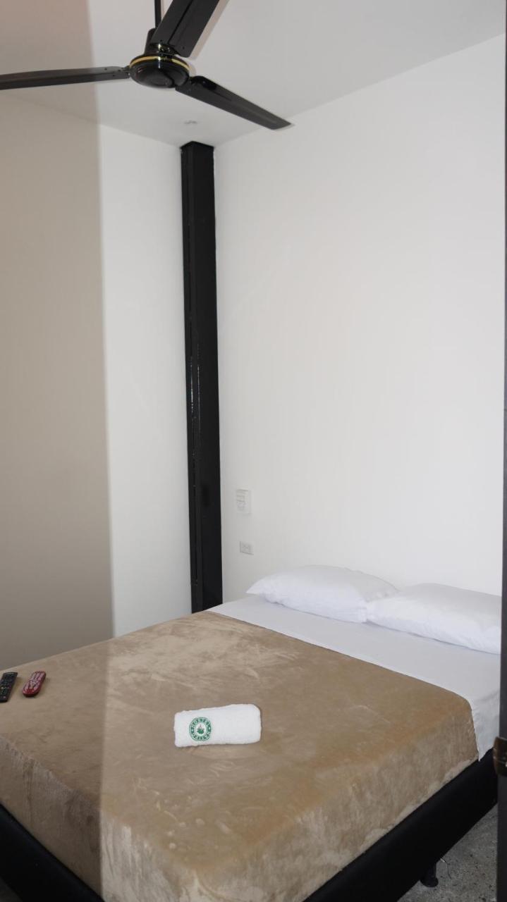 Nativo Hostel Меделин Екстериор снимка