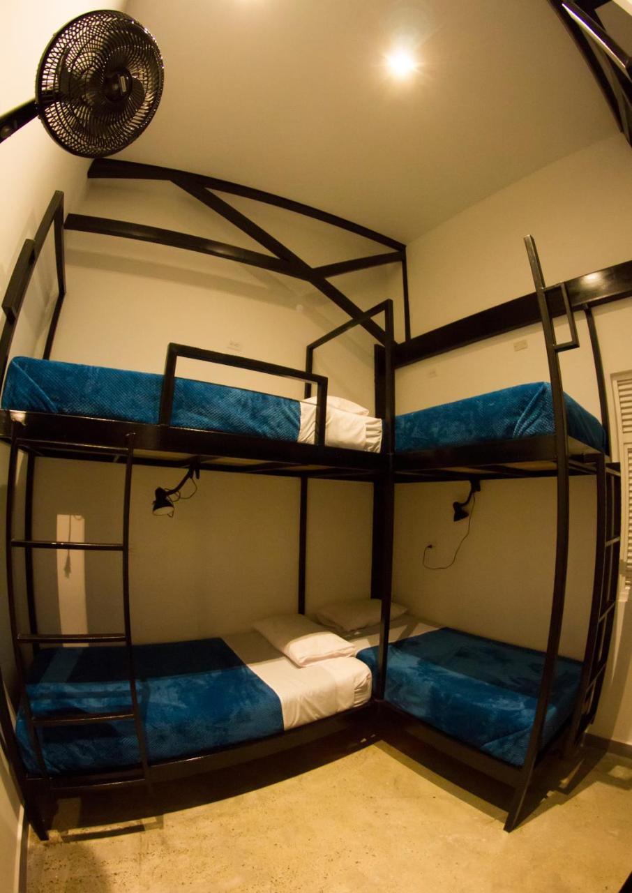 Nativo Hostel Меделин Екстериор снимка