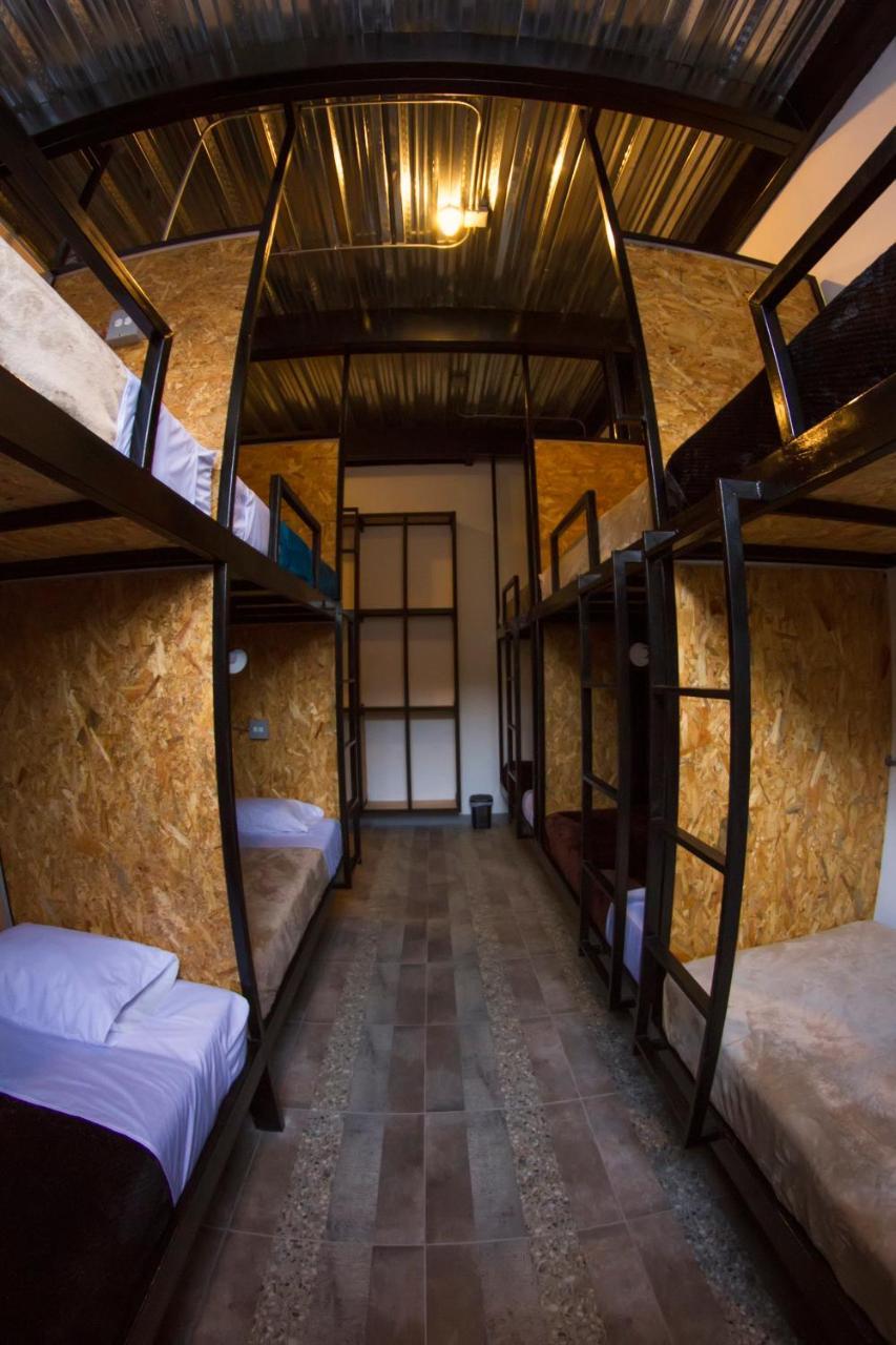 Nativo Hostel Меделин Екстериор снимка